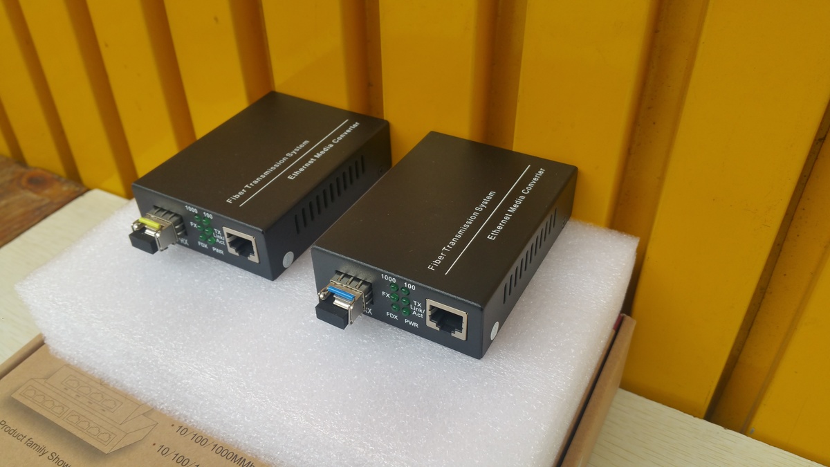 10/100/1000M Gigabit Sinplex Fiber SFP Port Fast Media Converter